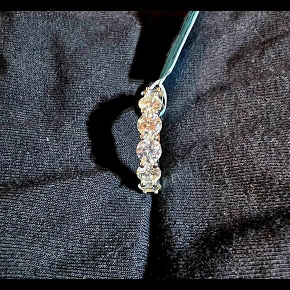 Moissenite 6 C And 925 Sterling Silver Engagement Ring Size 6 - Picture 5 of 9